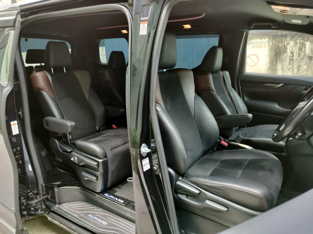 Toyota Alphard 2.5 Low Spec