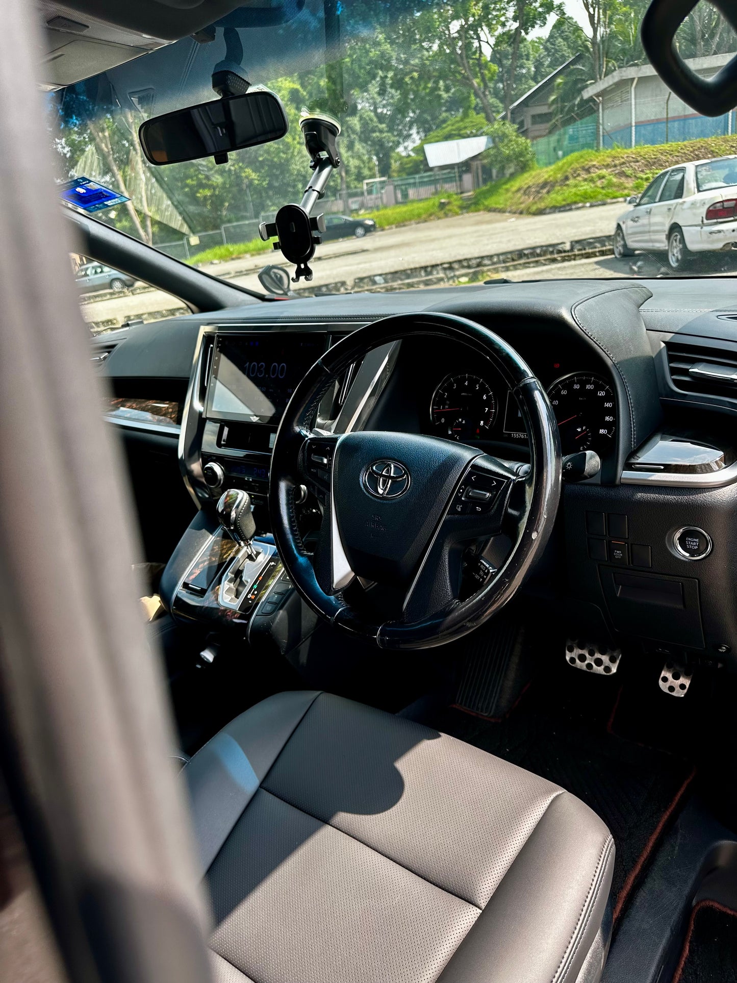 Toyota Alphard 2.5 High Spec