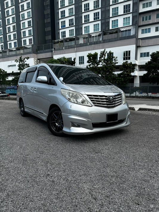 Toyota Alphard (Silver)
