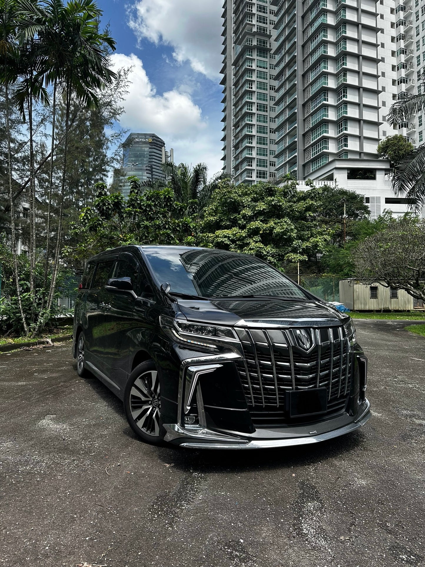 Toyota Alphard Facelift (Black)