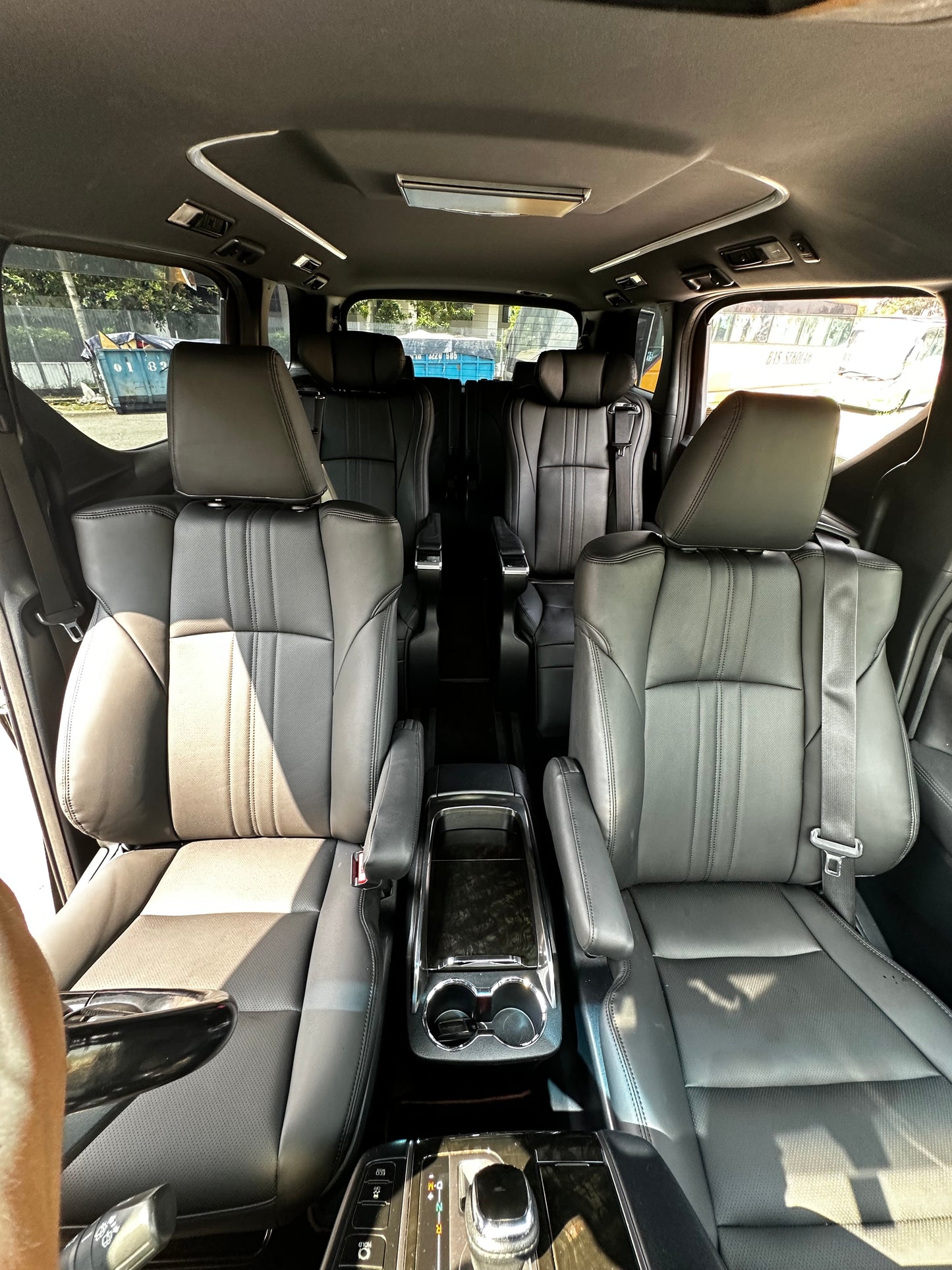 Toyota Alphard 2.5 High Spec