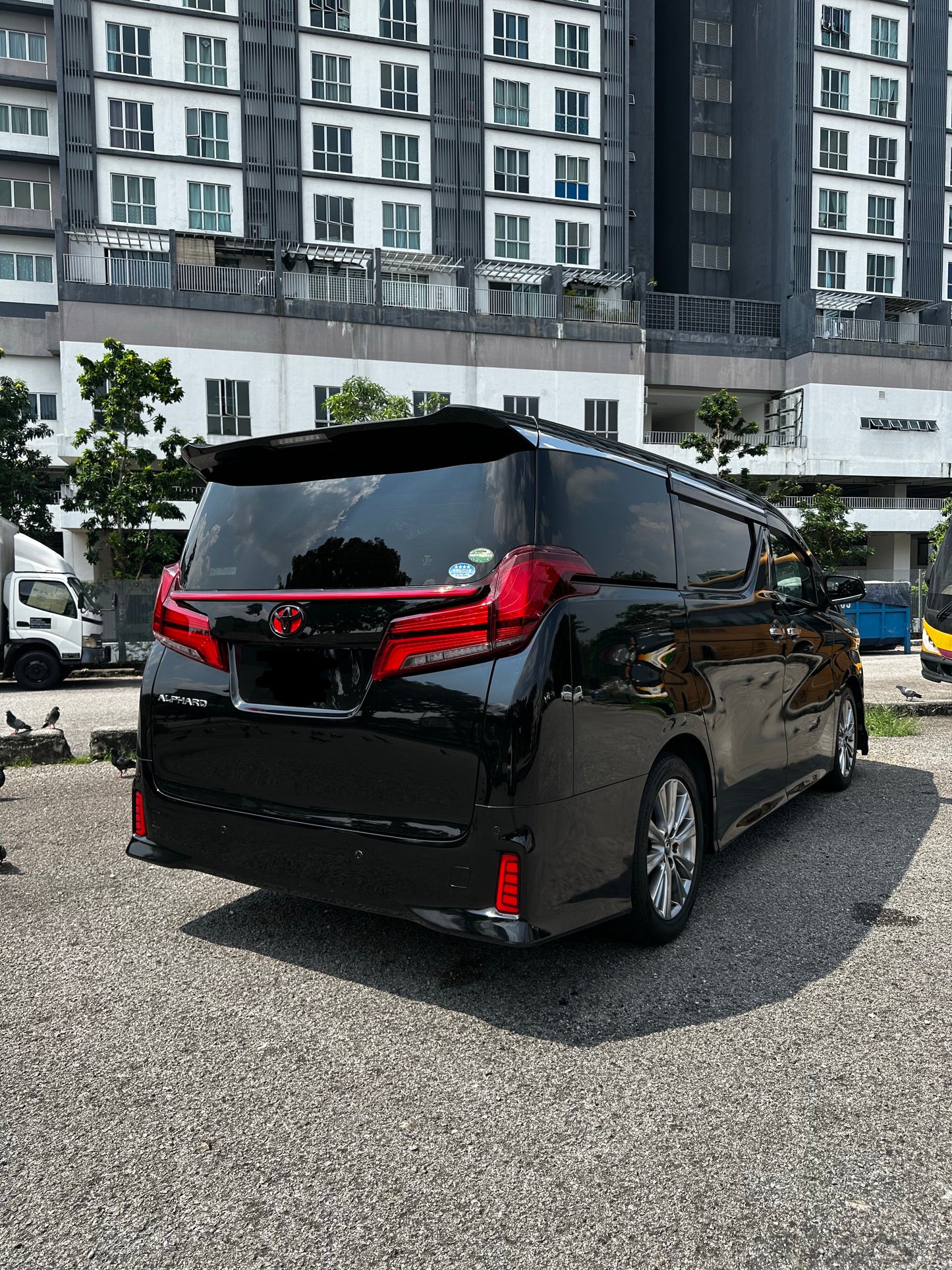 Toyota Alphard 2.5 High Spec