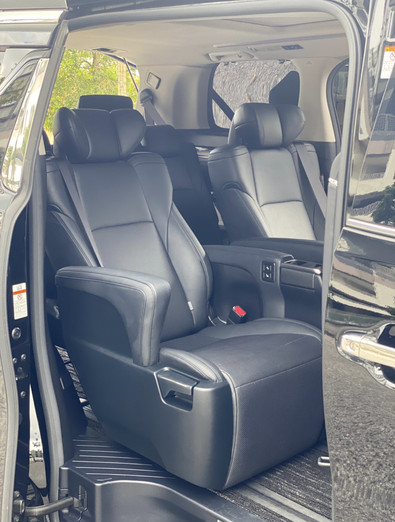 Toyota Vellfire 2.5 Full Spec